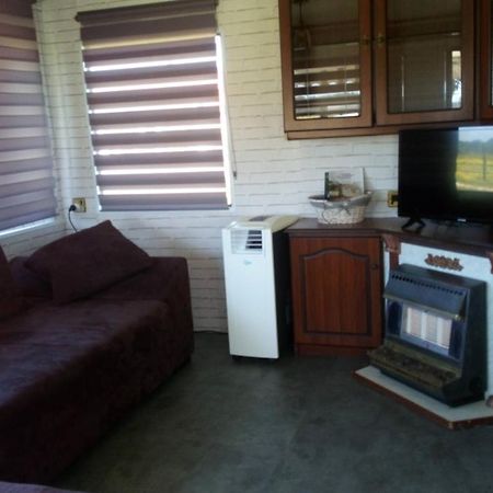 Mobil Home Vintage A La Ferme Des Buttons Rosnay  Εξωτερικό φωτογραφία